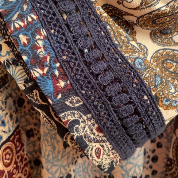 Dressbarn Long-sleeve Top - Picture 6 of 7